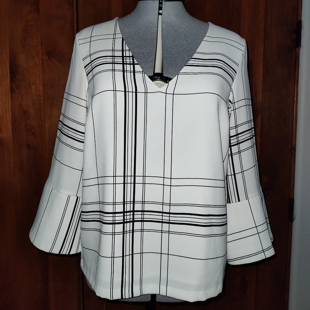 H&M White with Black Lines V-Neck Blouse Size 6